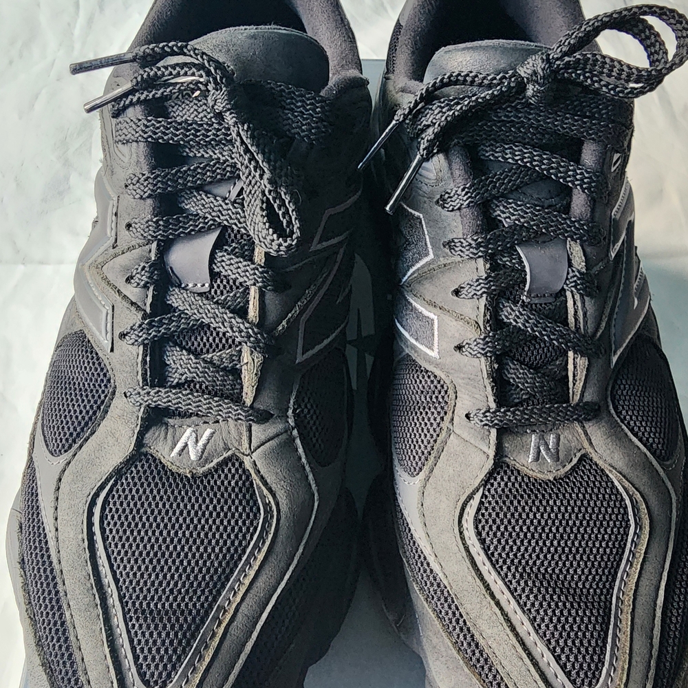 New Balance Men's Gray Sneakers
